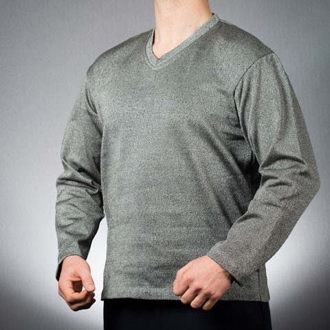 EA SNITTSIKKER SWEATSHIRT M. V-HALS